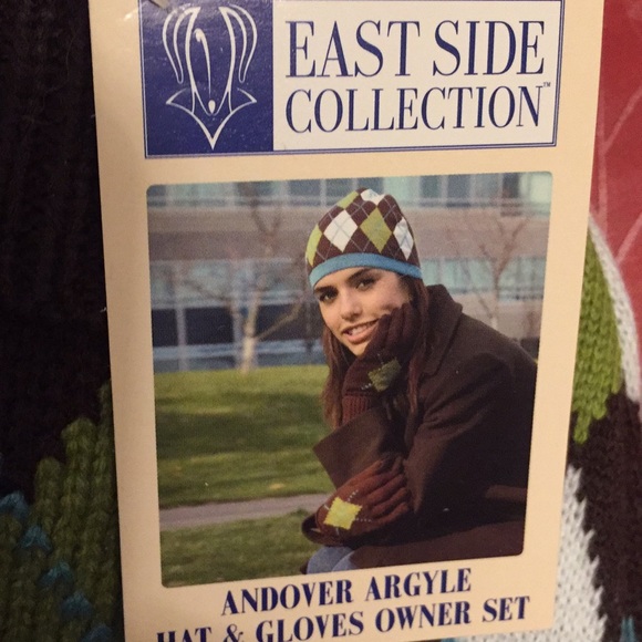 BRAND NEW Argyle hat and glove set - Picture 1 of 3
